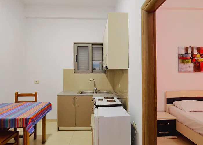 Hotel Argjiro 3*