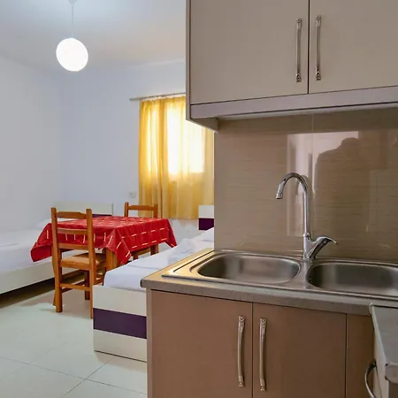 Hotel Argjiro 3*