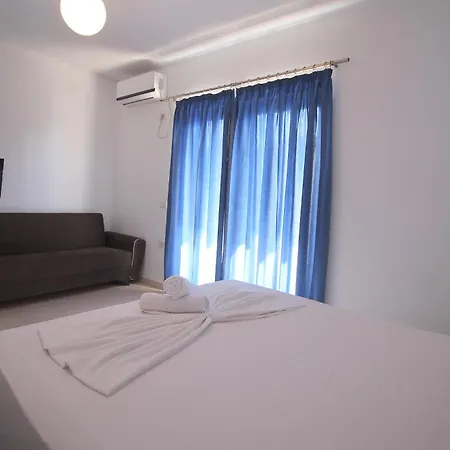 Hotel Argjiro 3*