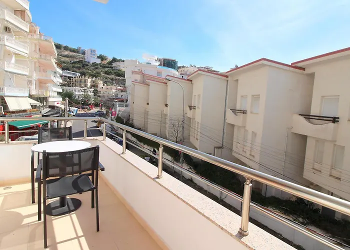 Hotel Argjiro 3*